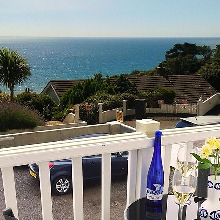 A Beautiful Apartment With Stunning Sea Views & Private Balcony ボーンマス エクステリア 写真