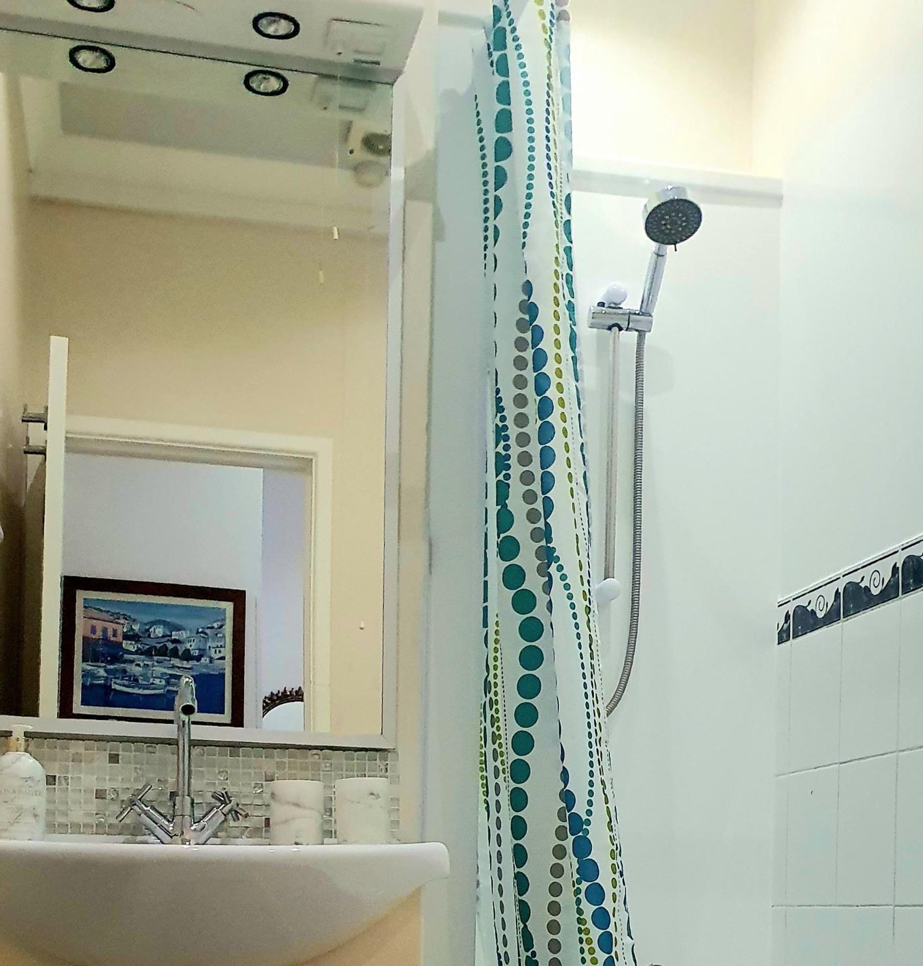 A Beautiful Apartment With Stunning Sea Views & Private Balcony ボーンマス エクステリア 写真