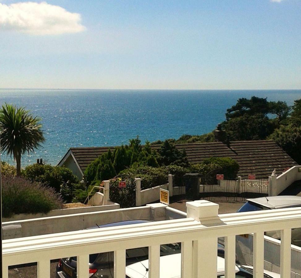 A Beautiful Apartment With Stunning Sea Views & Private Balcony ボーンマス エクステリア 写真